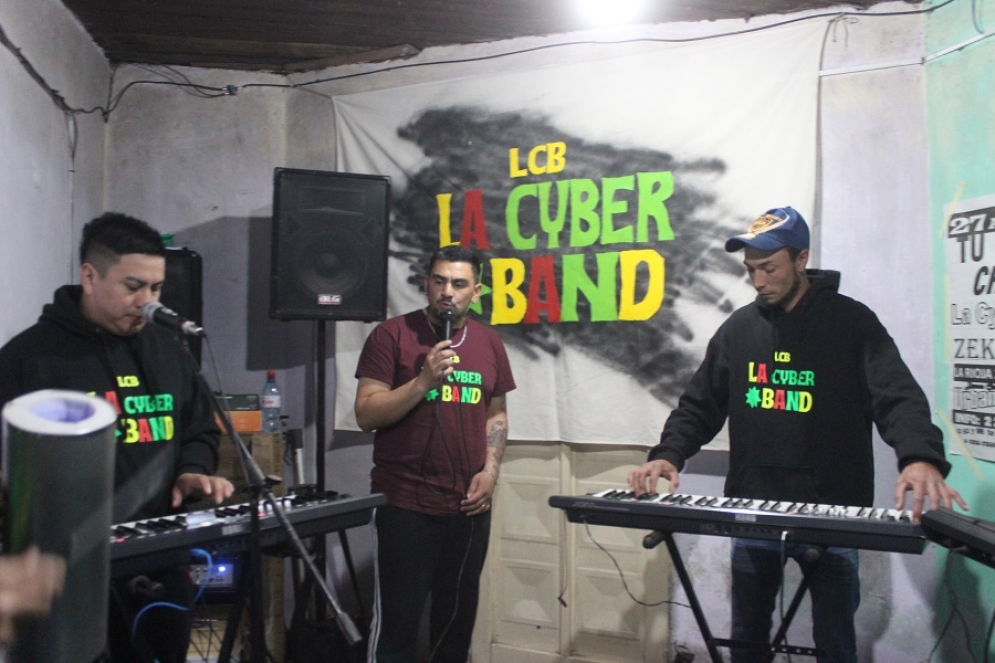 La Cyber Band.
