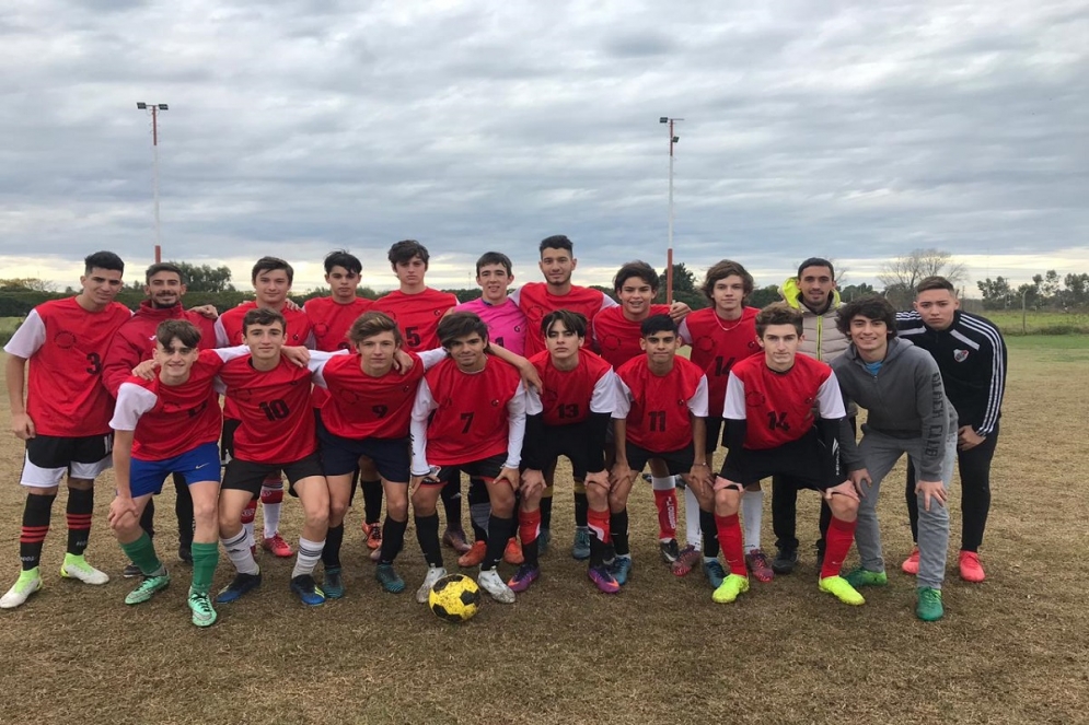 Fútbol: En el estadio Jorge Arín, se disputaron tres partidos correspondientes a las categorías Sub 14, Sub 16 y Sub 18.