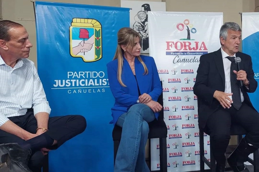 Los referentes de FORJA Cañuelas giraron las invitaciones. Participaron unas 60 personas entre funcionarios, dirigentes y militantes del campo popular.