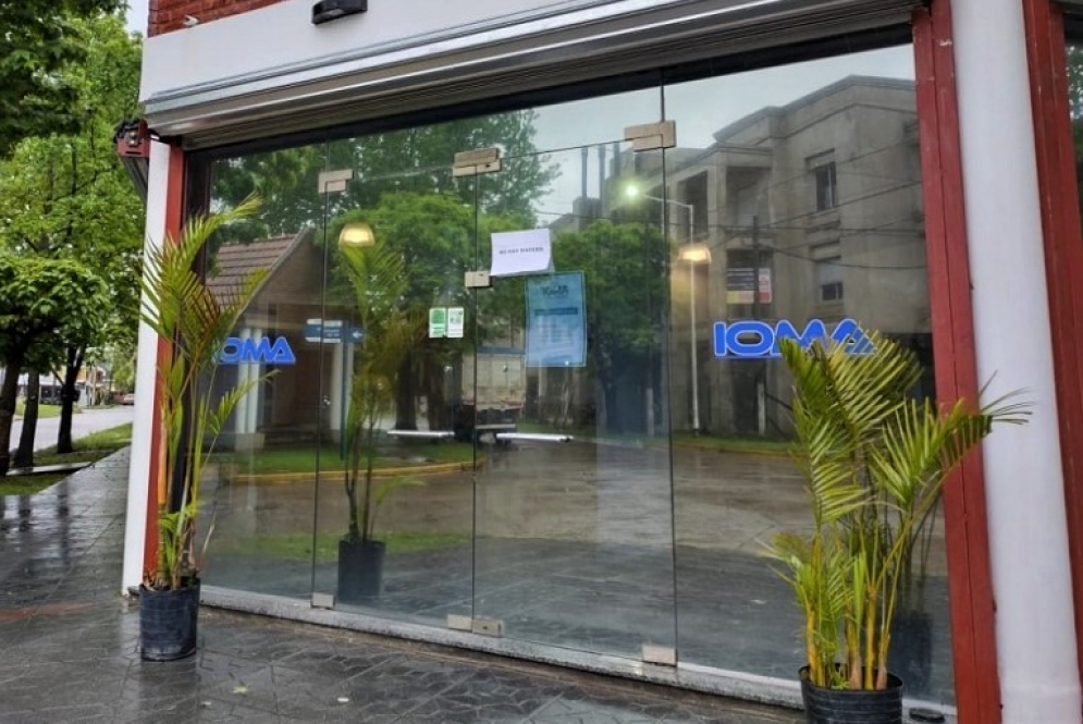 La sede local esta ubicada en Olavarría y Rivadavia.