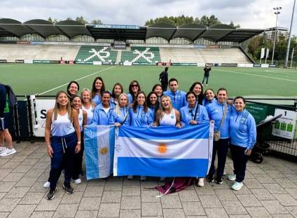 Un cañuelense gritó campeón con la Selección +45 de Hockey Femenino
